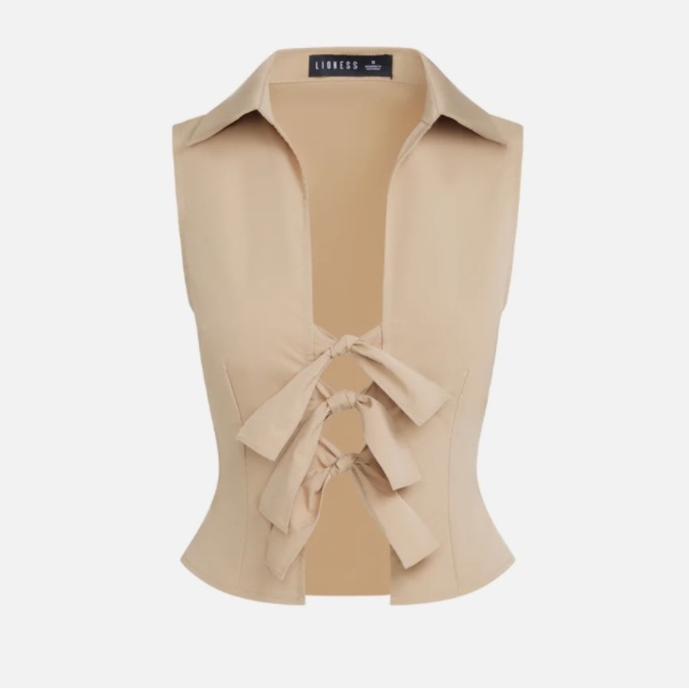 SOLD ❌ NWT 🫶🏼 Lioness Allure Tied Vest